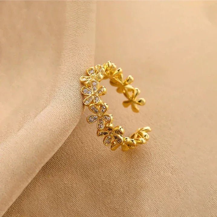 Flower Studded Ring - Aesthla