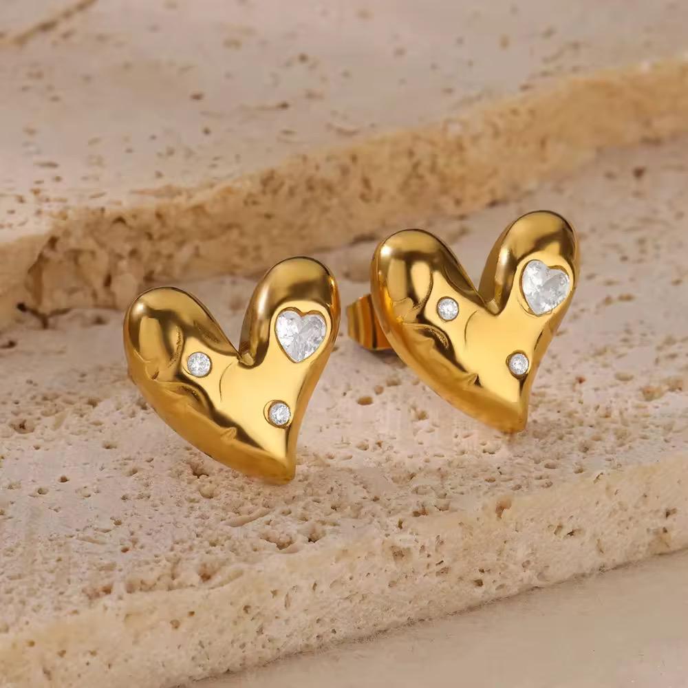 Diamond Heart Stud Earrings - Aesthla