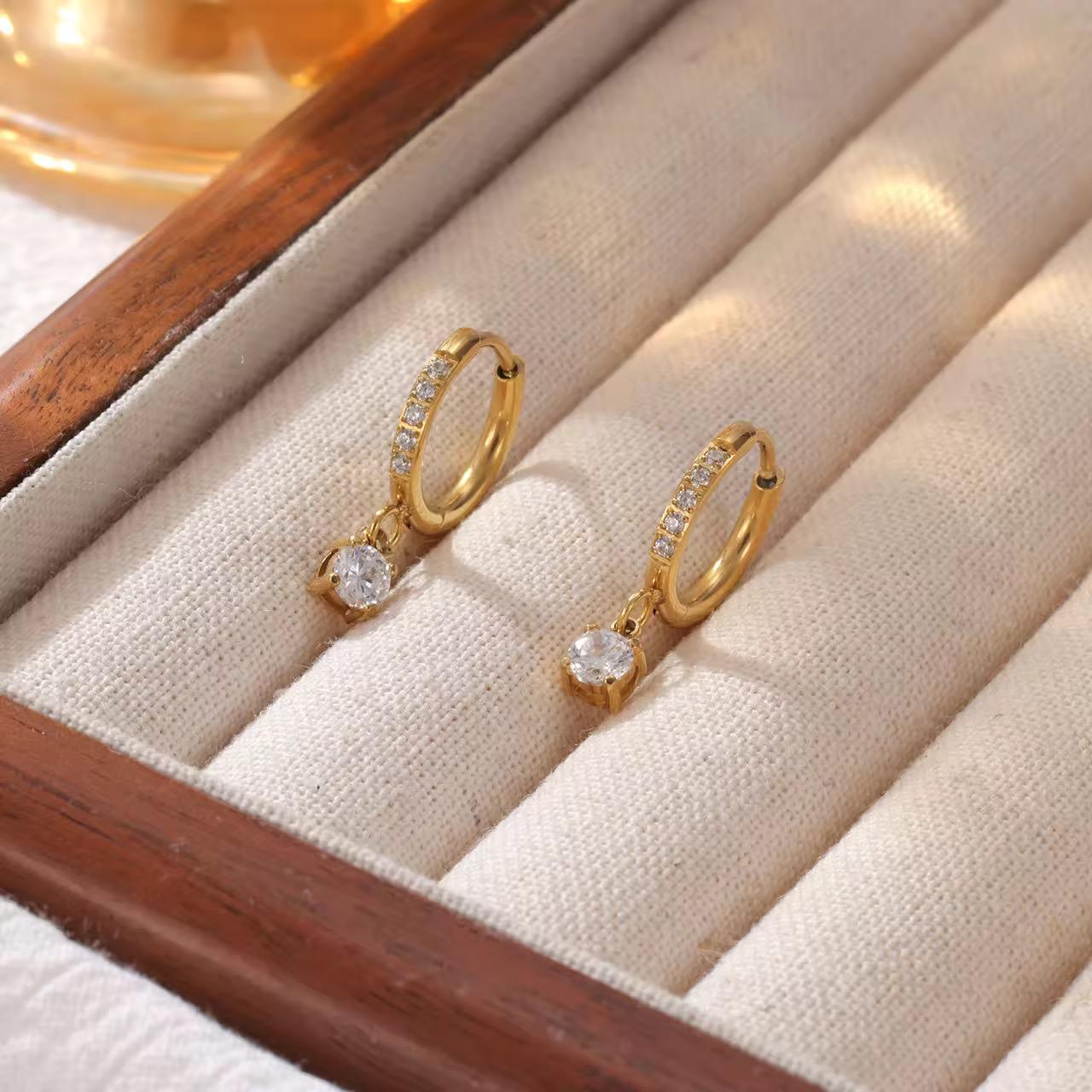 ELIANA HUGGIES - Aesthla 