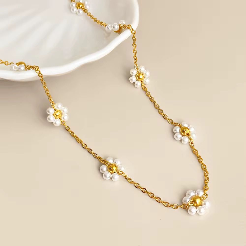 Floral pearl Necklace - Aesthla 