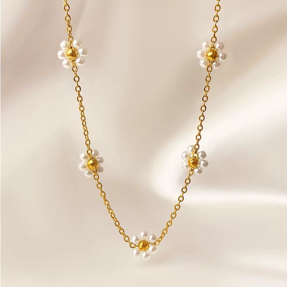 Floral pearl Necklace - Aesthla 