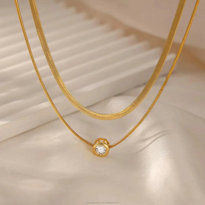 Amour Crystal Necklace - Aesthla