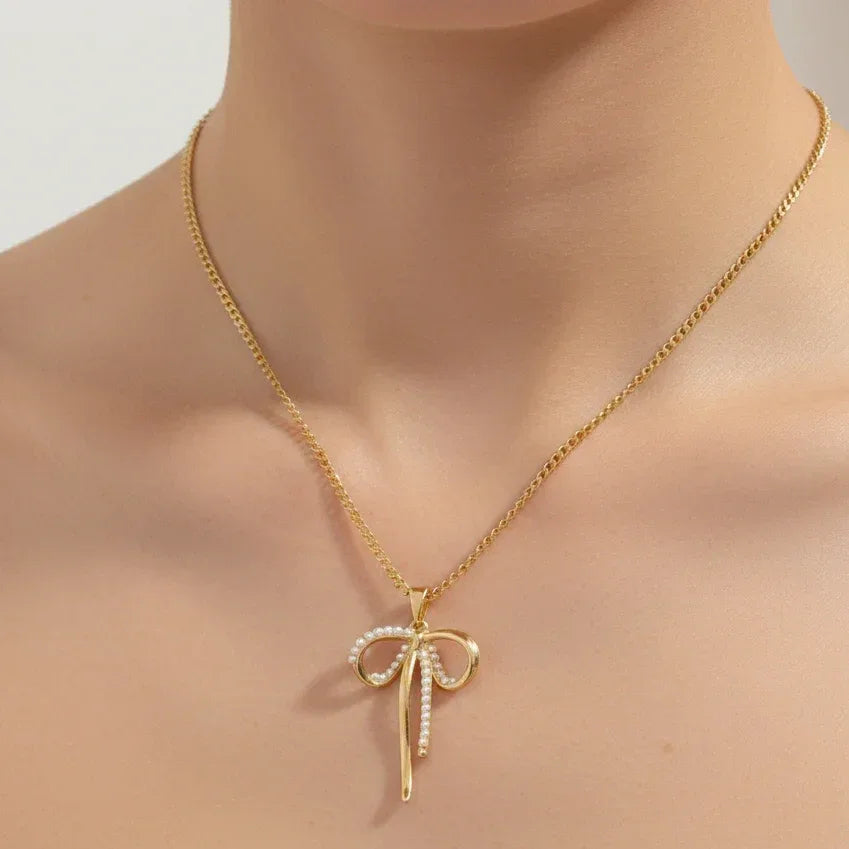 Bow Pendant Necklace - Aesthla