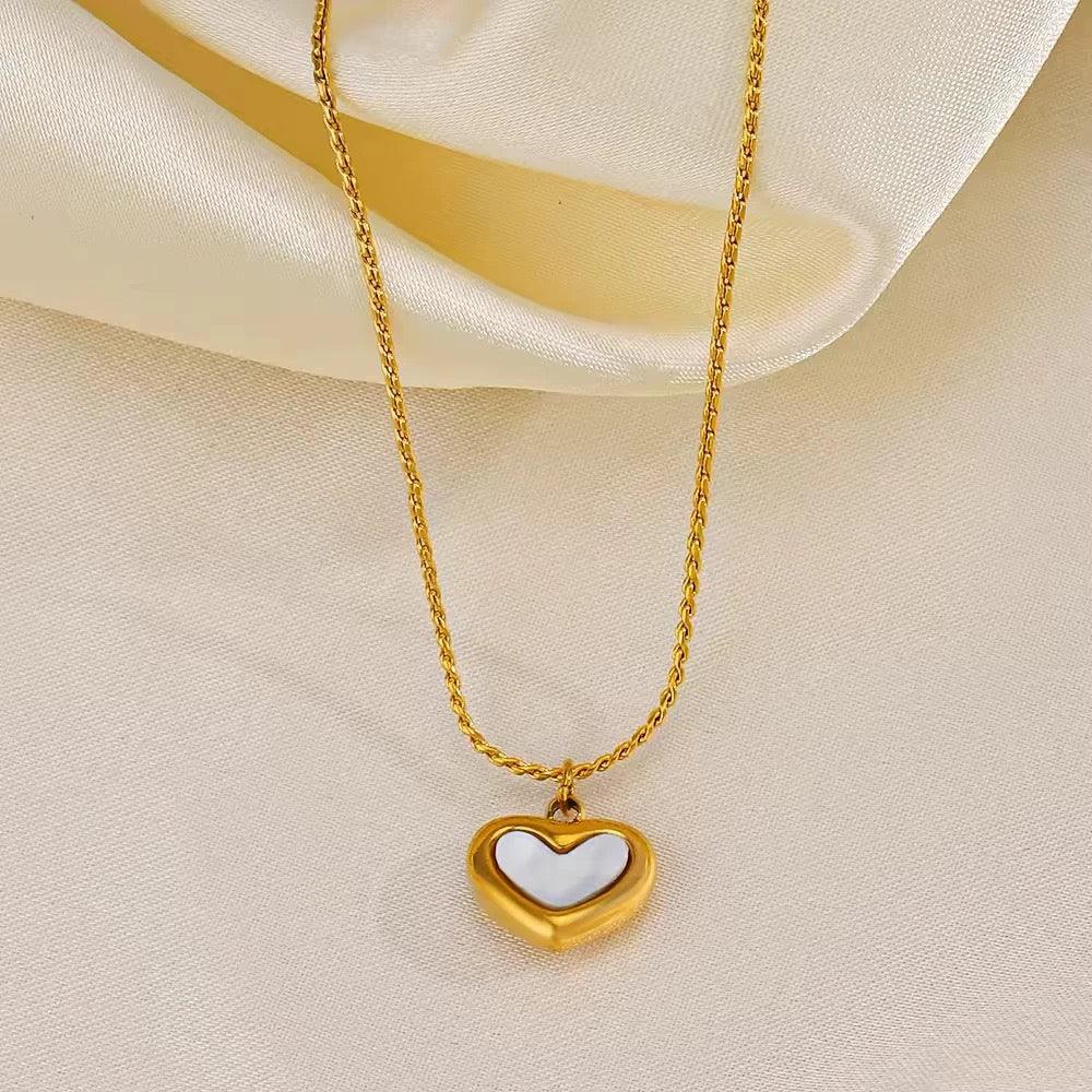 Daisy Heart Necklace - Aesthla