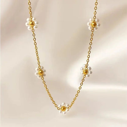 Floral pearl Necklace - Aesthla