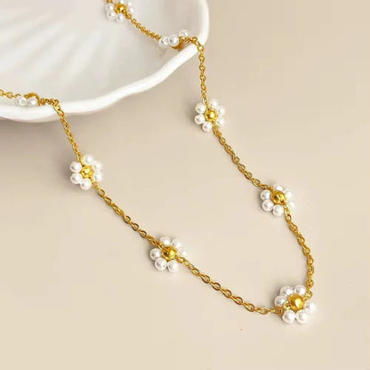 Floral pearl Necklace - Aesthla