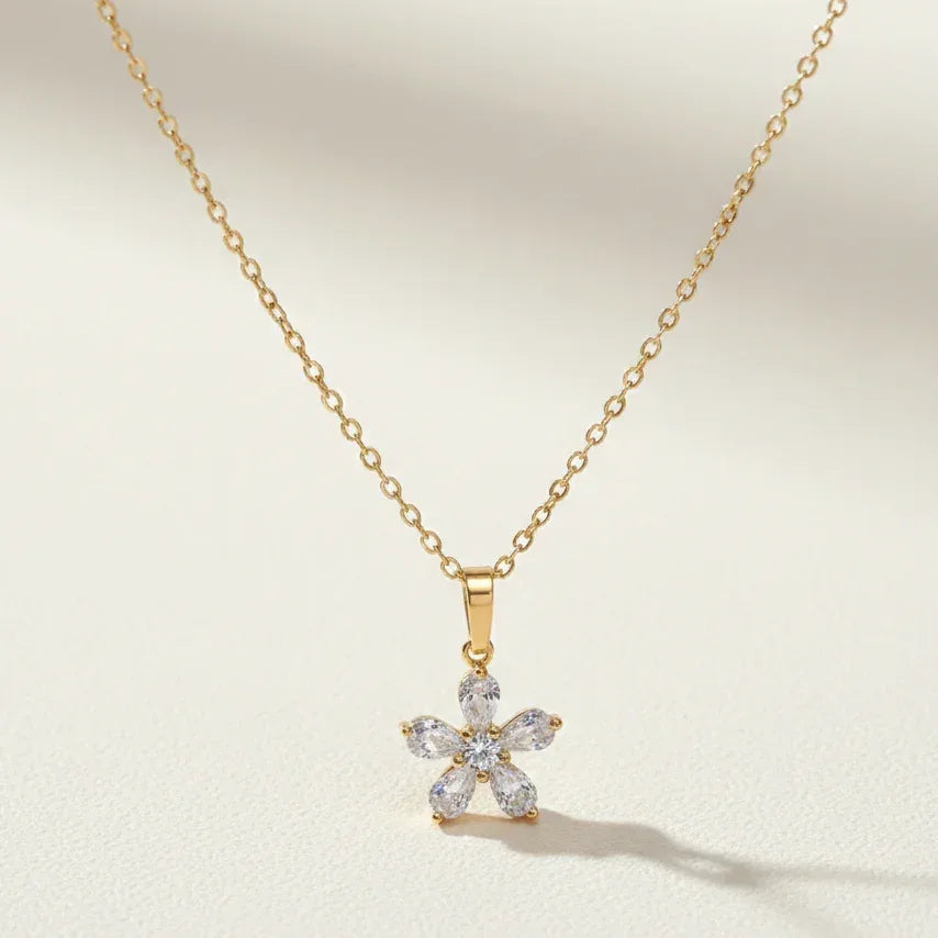 Floral Pendant Necklace - Aesthla
