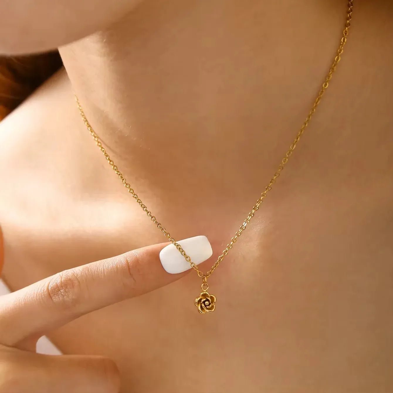 Flower Pendant Necklace - Aesthla