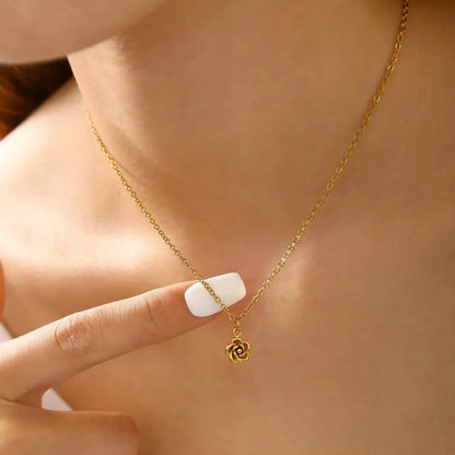 Flower Pendant Necklace - Aesthla