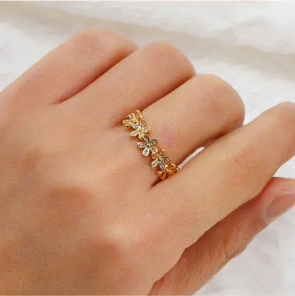 Flower Studded Ring - Aesthla