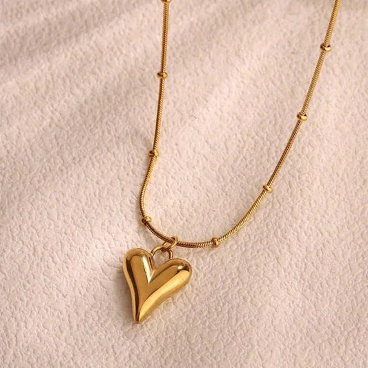 Gold Heart Necklace - Aesthla