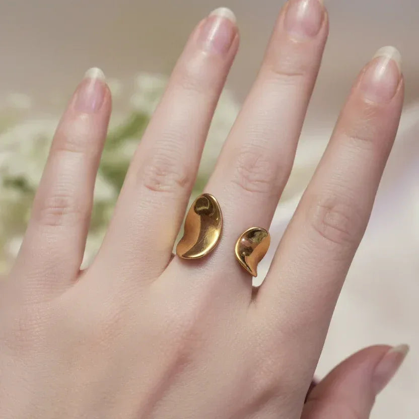 Golden Wave Stud Ring - Aesthla