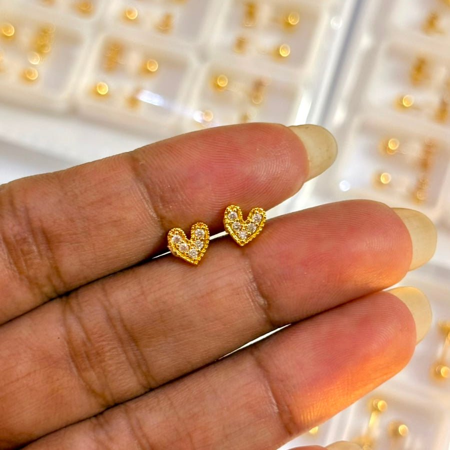 Round Heart Stud Earring - Aesthla