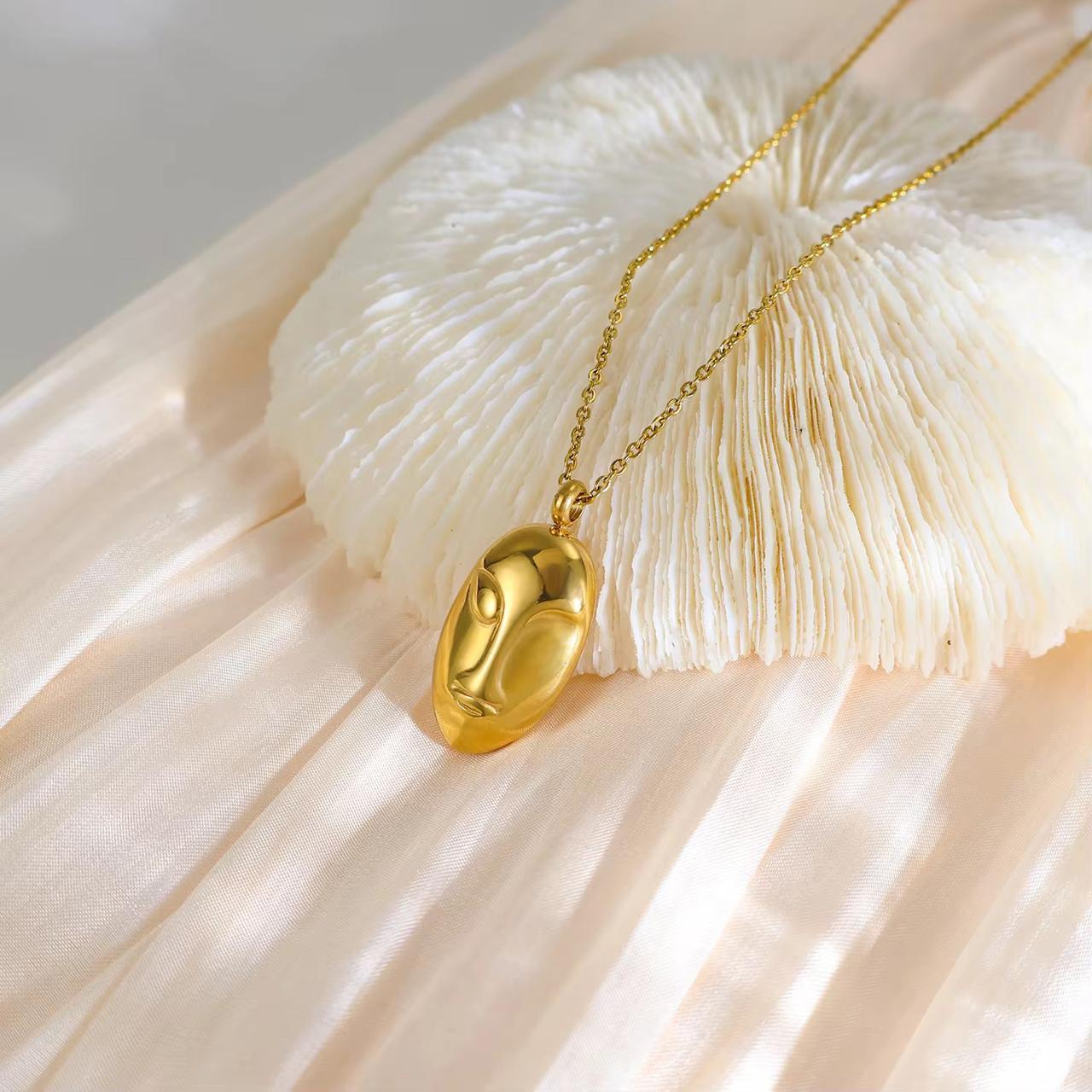 Sculpted Pendant Necklace - Aesthla