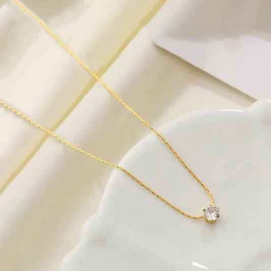 Solitaire Golden Necklace - Aesthla
